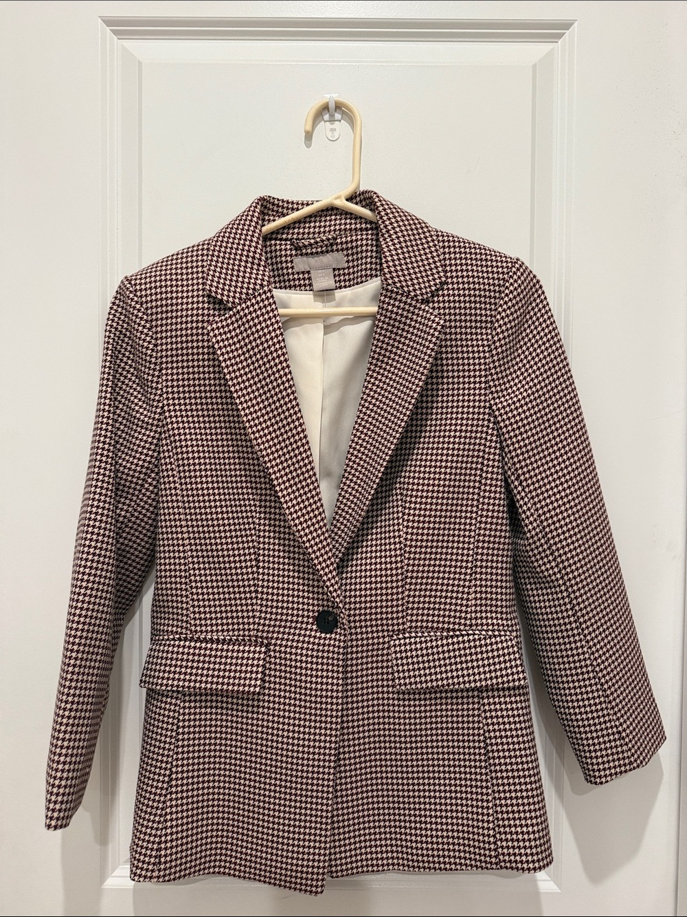 H&M Burgundy and Cream Houndstooth Single-Button Blazer
